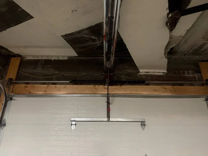 Torsion spring replacement on residential garage door